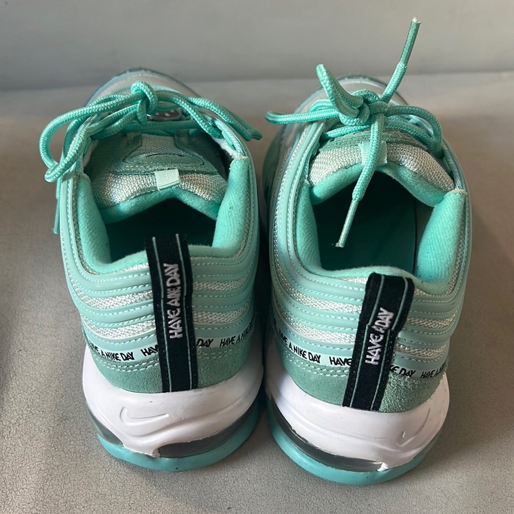 NIKE AIRMAX HAVE A NIKE DAY size 9